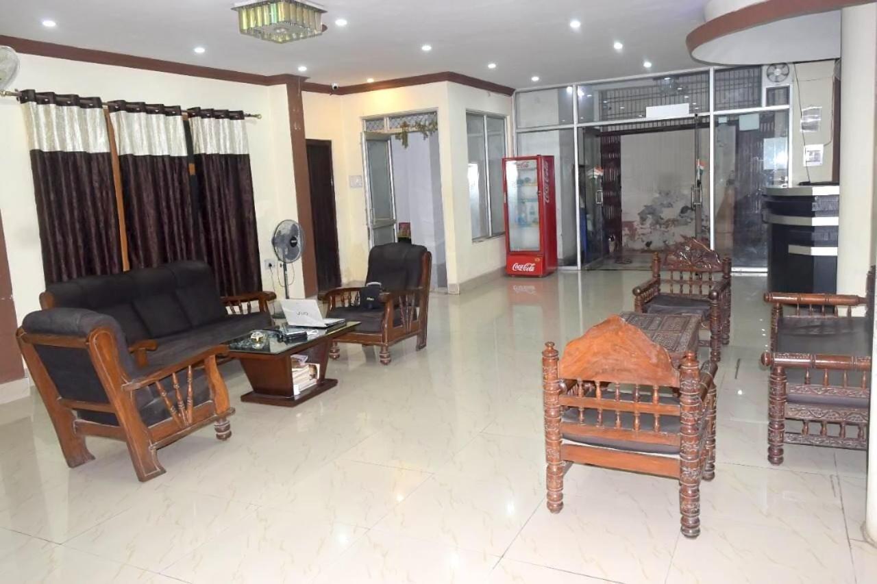 Ali Baba Guest House - Varanasi — Photos 1